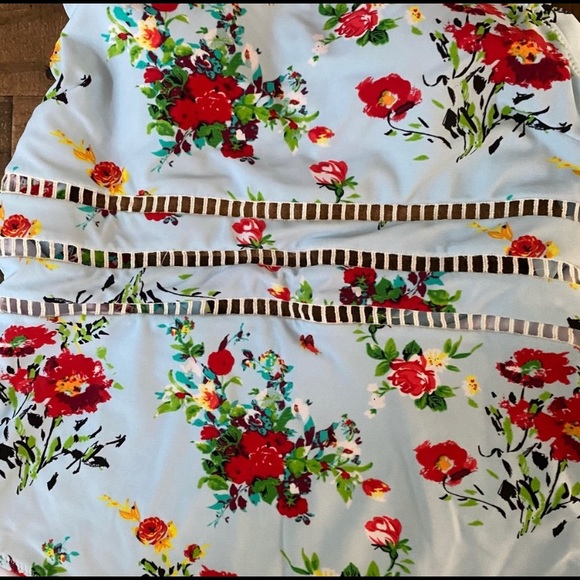 Cupshe Halter Scalloped blue and red floral one piece swimsuit w/ see thru mid - Picture 6 of 6